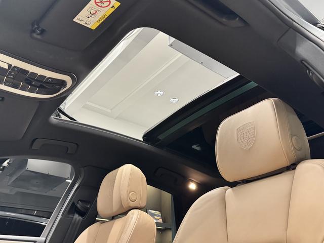マカン マカンＳ　２０１９年モデル　右Ｈ　認定中古車保証付　パノラマルーフ　ＢＯＳＥ　前後シートヒーター　１４ｗａｙ電動パワーシート／シートメモリ　２０インチマカンターボホイール　ダークウォールナットインテリア（16枚目）
