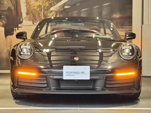 ９１１ ９１１カレラ　カブリオレ　２０２３モデル　新車保証継承＋認定保証　スポーツクロノ　スポーツエグゾースト　スポーツシートプラス　Ｒａｃｅ－ＴｅｘＧＴスポーツステアリング　ＲＳスパイダーデザインホイール　２トーンレザーインテリア（2枚目）