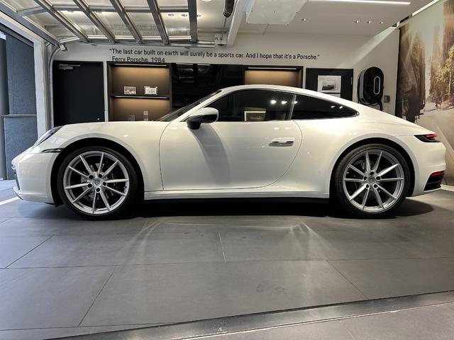 911 911カレラ 2024年モデル 右H 新車保証継承 スポーツクロノ トラフィックジャムアシスト付ACC レーンチェンジアシスト PDLSプラス付LEDヘッドライト 14way電動調節スポーツシート/シートメモリ(3枚目)