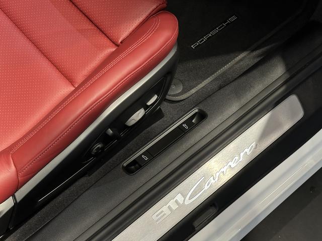 911 911カレラ 2024年モデル 右H 新車保証継承 スポーツクロノ トラフィックジャムアシスト付ACC レーンチェンジアシスト PDLSプラス付LEDヘッドライト 14way電動調節スポーツシート/シートメモリ(15枚目)