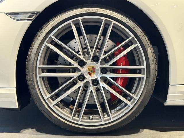 911 911ターボ 2017年モデル 右H 認定中古車保証付 フロントリフトシステム TVチューナー エントリー&ドライブ 電動格納ミラー シートヒーター マホガニーインテリア マホガニーマルチファンクションステアリング(7枚目)