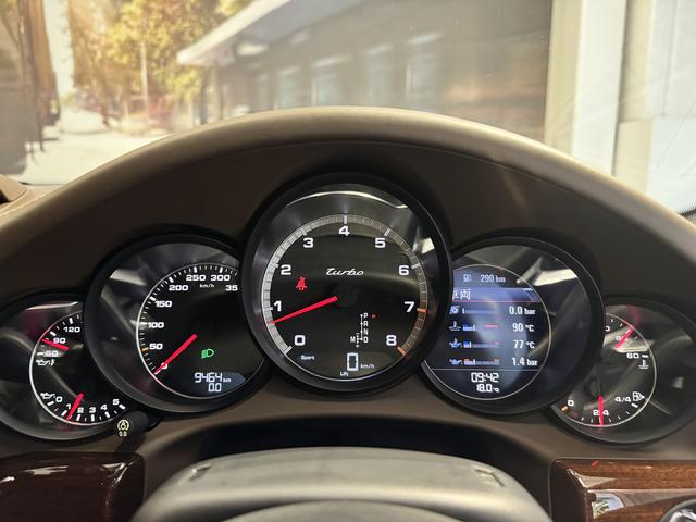 911 911ターボ 2017年モデル 右H 認定中古車保証付 フロントリフトシステム TVチューナー エントリー&ドライブ 電動格納ミラー シートヒーター マホガニーインテリア マホガニーマルチファンクションステアリング(13枚目)