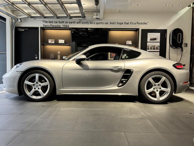 718ケイマン 718ケイマン 2018年モデル 右H 認定中古車保証付 スポーツクロノ PDLS付ティンテッドバイキセノンヘッドライト エントリー&ドライブ パークアシスト+リアカメラ パワーステアリングプラス シートヒーター(3枚目)