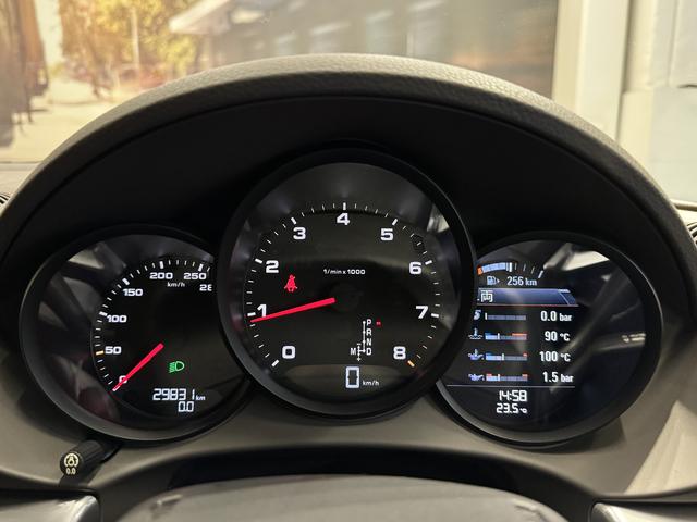 718ケイマン 718ケイマン 2018年モデル 右H 認定中古車保証付 スポーツクロノ PDLS付ティンテッドバイキセノンヘッドライト エントリー&ドライブ パークアシスト+リアカメラ パワーステアリングプラス シートヒーター(12枚目)