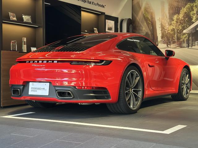 ９１１ ９１１カレラ　２０２０年モデル　右Ｈ　認定中古車保証付　スポーツクロノ　ＰＤＬＳプラス付ＬＥＤライト　パワーステアリングプラス　２０／２１インチクラシックホイール　１４ｗａｙ電動スポーツシート／メモリーパッケージ（4枚目）