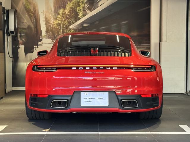 ９１１ ９１１カレラ　２０２０年モデル　右Ｈ　認定中古車保証付　スポーツクロノ　ＰＤＬＳプラス付ＬＥＤライト　パワーステアリングプラス　２０／２１インチクラシックホイール　１４ｗａｙ電動スポーツシート／メモリーパッケージ（5枚目）