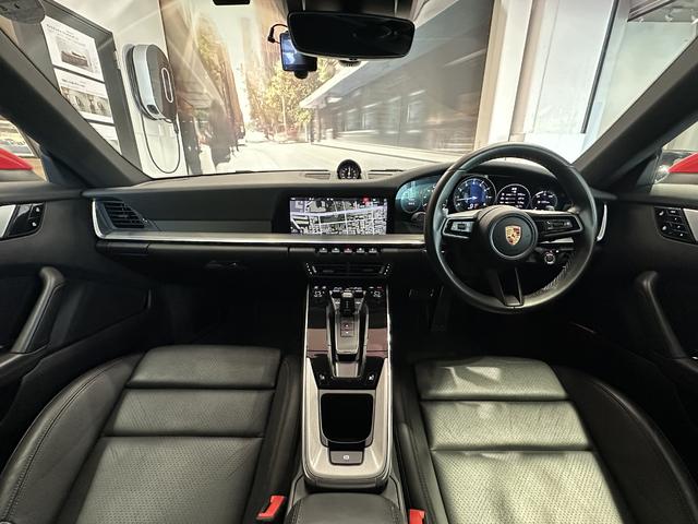 ９１１ ９１１カレラ　２０２０年モデル　右Ｈ　認定中古車保証付　スポーツクロノ　ＰＤＬＳプラス付ＬＥＤライト　パワーステアリングプラス　２０／２１インチクラシックホイール　１４ｗａｙ電動スポーツシート／メモリーパッケージ（8枚目）