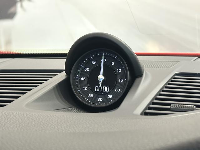 ９１１ ９１１カレラ　２０２０年モデル　右Ｈ　認定中古車保証付　スポーツクロノ　ＰＤＬＳプラス付ＬＥＤライト　パワーステアリングプラス　２０／２１インチクラシックホイール　１４ｗａｙ電動スポーツシート／メモリーパッケージ（13枚目）