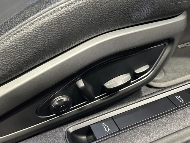 ９１１ ９１１カレラ　２０２０年モデル　右Ｈ　認定中古車保証付　スポーツクロノ　ＰＤＬＳプラス付ＬＥＤライト　パワーステアリングプラス　２０／２１インチクラシックホイール　１４ｗａｙ電動スポーツシート／メモリーパッケージ（17枚目）