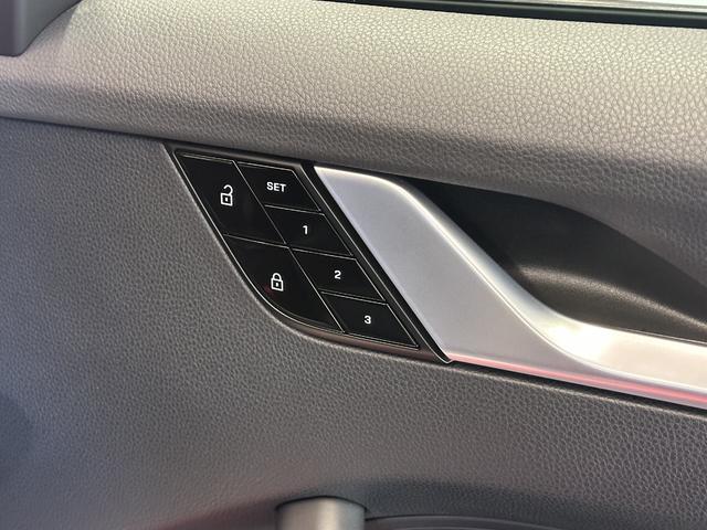 ９１１ ９１１カレラ　２０２０年モデル　右Ｈ　認定中古車保証付　スポーツクロノ　ＰＤＬＳプラス付ＬＥＤライト　パワーステアリングプラス　２０／２１インチクラシックホイール　１４ｗａｙ電動スポーツシート／メモリーパッケージ（19枚目）