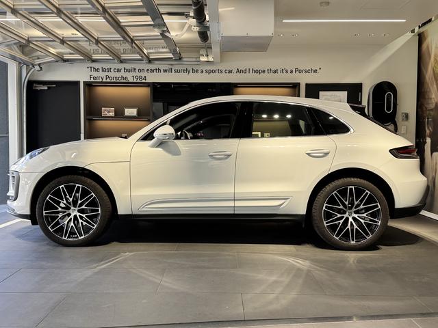 マカン マカン 2023モデル 新車保証継承+認定保証 パノラマルーフ スポーツクロノ エクステンデッドレザーパッケージ 14way電動シート/メモリーパッケージ シートベンチレーション パワーステアリングプラス(3枚目)