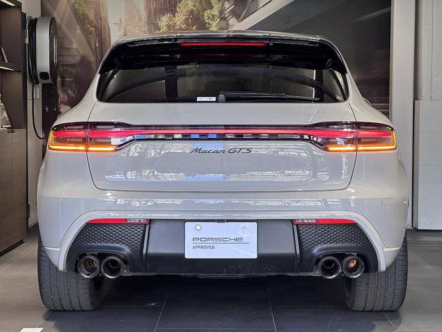 マカン マカンＧＴＳ　２０２３年モデル　右Ｈ　認定中古車保証付　ＧＴＳインテリア　１８ｗａｙ電動調節アダプティブスポーツシート　ＢＯＳＥサウンド　レーンキーピングアシスト　ティンテッドＬＥＤヘッドライト／ＰＤＬＳプラス（5枚目）