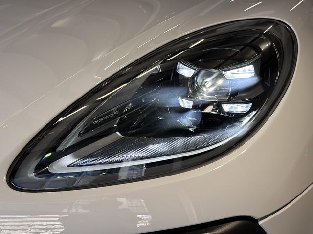 マカン マカンＧＴＳ　２０２３年モデル　右Ｈ　認定中古車保証付　ＧＴＳインテリア　１８ｗａｙ電動調節アダプティブスポーツシート　ＢＯＳＥサウンド　レーンキーピングアシスト　ティンテッドＬＥＤヘッドライト／ＰＤＬＳプラス（6枚目）