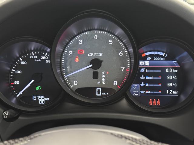 マカン マカンＧＴＳ　２０２３年モデル　右Ｈ　認定中古車保証付　ＧＴＳインテリア　１８ｗａｙ電動調節アダプティブスポーツシート　ＢＯＳＥサウンド　レーンキーピングアシスト　ティンテッドＬＥＤヘッドライト／ＰＤＬＳプラス（13枚目）