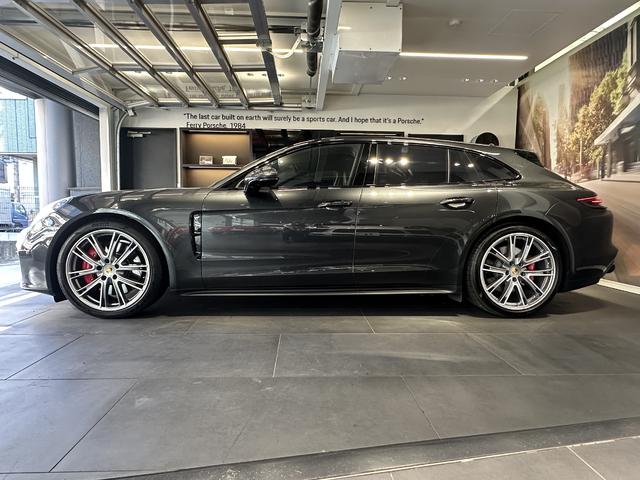 パナメーラ ＧＴＳスポーツツーリスモ　２０１９年モデル　右Ｈ　認定中古車保証付　パノラマルーフ　ＰＤＣＣ　ソフトクローズ　ＬＥＤマトリックスヘッドライト　ヘッドアップディスプレイ　レーンチェンジ　リアアクスル　トラフィックジャムアシスト（3枚目）