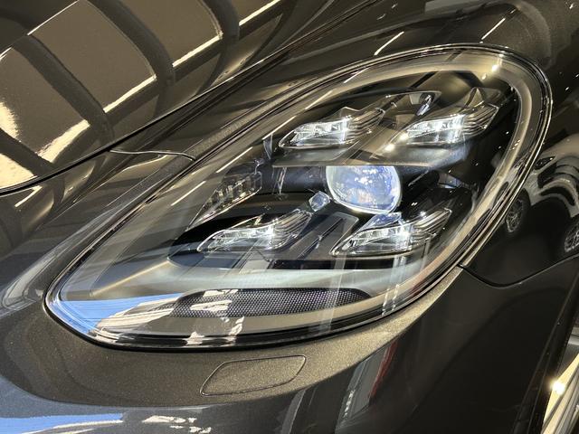 パナメーラ ＧＴＳスポーツツーリスモ　２０１９年モデル　右Ｈ　認定中古車保証付　パノラマルーフ　ＰＤＣＣ　ソフトクローズ　ＬＥＤマトリックスヘッドライト　ヘッドアップディスプレイ　レーンチェンジ　リアアクスル　トラフィックジャムアシスト（6枚目）