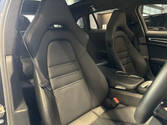 パナメーラ ＧＴＳスポーツツーリスモ　２０１９年モデル　右Ｈ　認定中古車保証付　パノラマルーフ　ＰＤＣＣ　ソフトクローズ　ＬＥＤマトリックスヘッドライト　ヘッドアップディスプレイ　レーンチェンジ　リアアクスル　トラフィックジャムアシスト（10枚目）