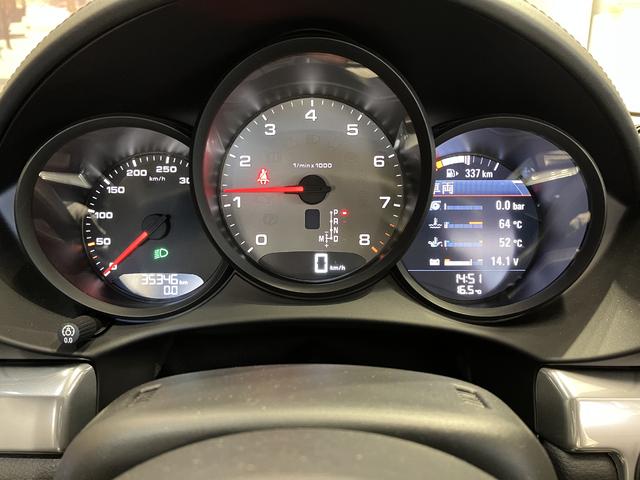 ７１８ケイマン ７１８ケイマンＳ　２０１７年モデル　右Ｈ　認定中古車保証付　スポーツクロノ　レザーパッケージ　シートヒータ　電動格納ミラー　ＢＯＳＥ　ＴＶチューナー　ＧＴスポーツステアリング　イルミネーション付ステンレスドアシルガード（11枚目）