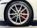 フロント20インチ/リア21インチ純正標準911 Carrera Sアルミホイール(オプション設定のポルシェカラークレストホイールセンターキャップ付)