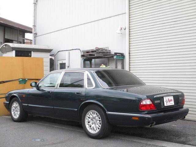 XJ エグゼクティブ本革シート地デジSDナビ53000キロ(6枚目)