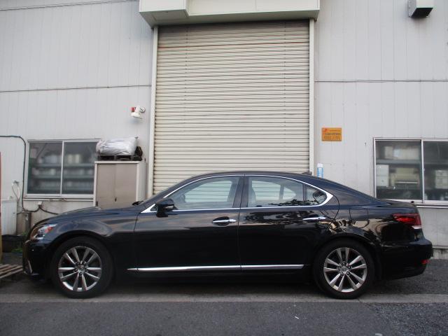LS460 バージョンL 黒革BSMブランドスポットモニター 禁煙オートトランク エアロ地デジSDナビBカメラ全席パワーシート全席シートエアコンスマートキー(4枚目)