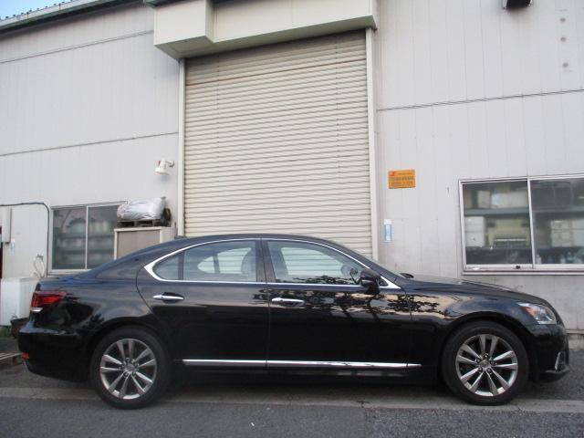 LS460 バージョンL 黒革BSMブランドスポットモニター 禁煙オートトランク エアロ地デジSDナビBカメラ全席パワーシート全席シートエアコンスマートキー(7枚目)