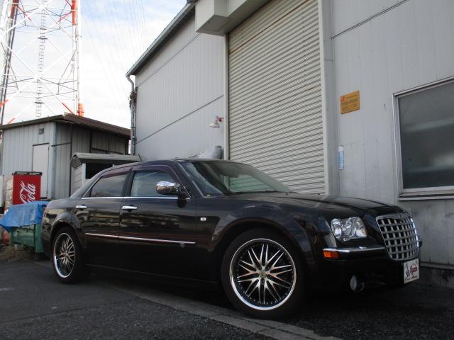 5.7HEMI 正規ディーラー車最終型 右H 黒革 サンルーフ 禁煙 20AW 地デジHDDナビ パワーシート シートヒーター(10枚目)