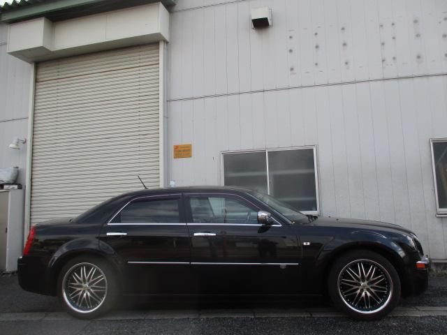 5.7HEMI 正規ディーラー車最終型 右H 黒革 サンルーフ 禁煙 20AW 地デジHDDナビ パワーシート シートヒーター(11枚目)
