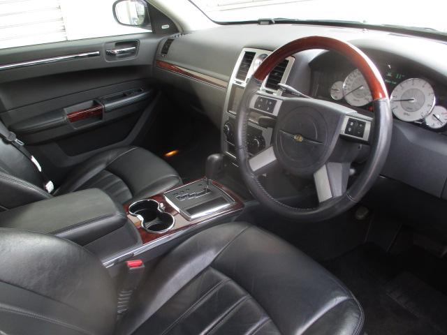 5.7HEMI 正規ディーラー車最終型 右H 黒革 サンルーフ 禁煙 20AW 地デジHDDナビ パワーシート シートヒーター(14枚目)