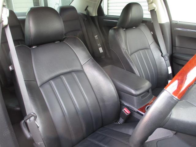 5.7HEMI 正規ディーラー車最終型 右H 黒革 サンルーフ 禁煙 20AW 地デジHDDナビ パワーシート シートヒーター(15枚目)