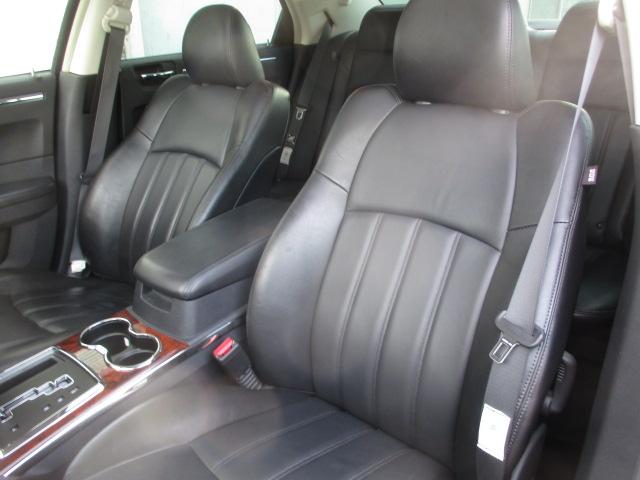 5.7HEMI 正規ディーラー車最終型 右H 黒革 サンルーフ 禁煙 20AW 地デジHDDナビ パワーシート シートヒーター(19枚目)