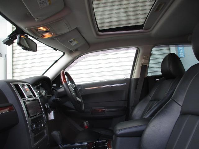 5.7HEMI 正規ディーラー車最終型 右H 黒革 サンルーフ 禁煙 20AW 地デジHDDナビ パワーシート シートヒーター(21枚目)