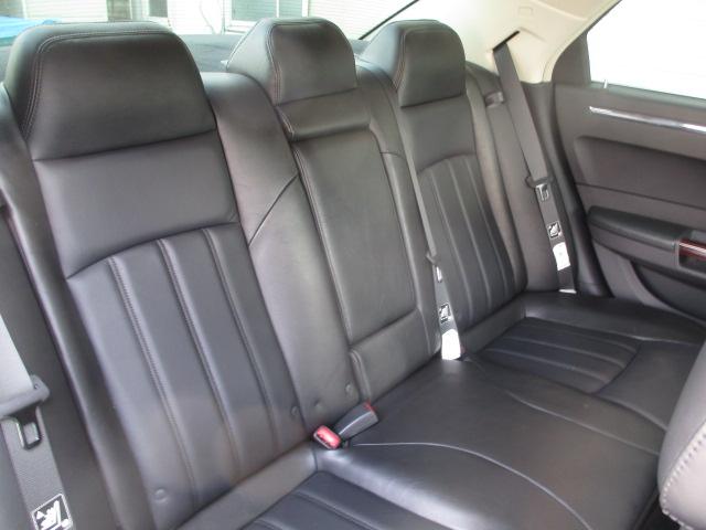 5.7HEMI 正規ディーラー車最終型 右H 黒革 サンルーフ 禁煙 20AW 地デジHDDナビ パワーシート シートヒーター(31枚目)