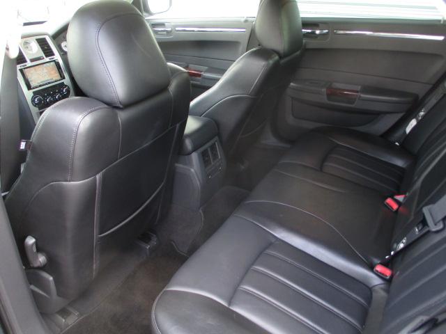 5.7HEMI 正規ディーラー車最終型 右H 黒革 サンルーフ 禁煙 20AW 地デジHDDナビ パワーシート シートヒーター(32枚目)
