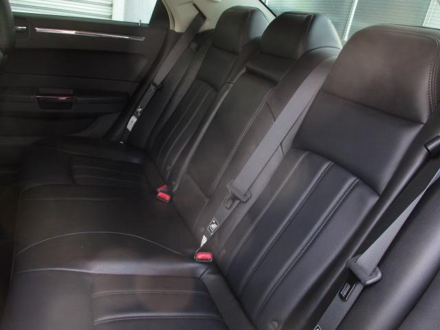 5.7HEMI 正規ディーラー車最終型 右H 黒革 サンルーフ 禁煙 20AW 地デジHDDナビ パワーシート シートヒーター(36枚目)