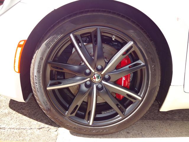 ４Ｃ ベースグレード　１オーナー　禁煙車　屋内保管　走行１０００ｋｍ　赤革シート　Ｆ１７Ｒ１８純正マットブラックホイール　フルセグナビ＋Ｂカメラ　右Ｈ用ＬＥＤヘッドライト　ＥＴＣ　スピードレーダー　ＵＳＢ（22枚目）