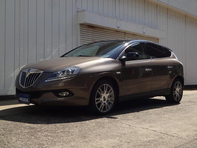 デルタ １．８　Ｔｕｒｂｏ　１６ｖ　Ｂ－ＣＯＬＯＲＥ　６ＡＴ　２カラー　Ｆｒａｕレザー　ナビ＋Ｂカメラ　Ｗサンルーフ　前後Ｐセンサー　キセノン　クルーズ　Ｆシートヒーター　１７インチ　ＥＴＣ　ＵＳＢ　ドラレコ　フィルム全面　タイベルＷＰ交換　タイヤ４本交換（18枚目）