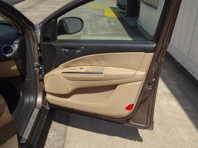 デルタ １．８　Ｔｕｒｂｏ　１６ｖ　Ｂ－ＣＯＬＯＲＥ　６ＡＴ　２カラー　Ｆｒａｕレザー　ナビ＋Ｂカメラ　Ｗサンルーフ　前後Ｐセンサー　キセノン　クルーズ　Ｆシートヒーター　１７インチ　ＥＴＣ　ＵＳＢ　ドラレコ　フィルム全面　タイベルＷＰ交換　タイヤ４本交換（28枚目）