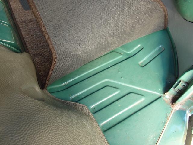 タイプII 　フロントサファリウインドウ　　サイドキャンパーウインドウ　　　ストックハイト　　純正ホイール　ホワイトリボンタイヤ（21枚目）