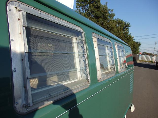 タイプII 　フロントサファリウインドウ　　サイドキャンパーウインドウ　　　ストックハイト　　純正ホイール　ホワイトリボンタイヤ（33枚目）