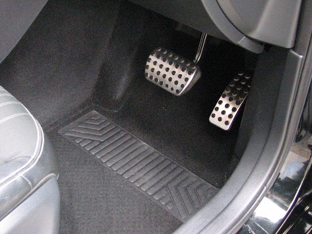 B180 ブルーエフィシェンシースポーツナイトPKG HDDナビゲーション/地デジ/ブルートゥースオーディオ/ミュージックレジスター/バックカメラ/ETC/メモリー機能付パワーシート/クルーズコントロール 18インチホイール/取説/整備手帳/スペアキー(24枚目)