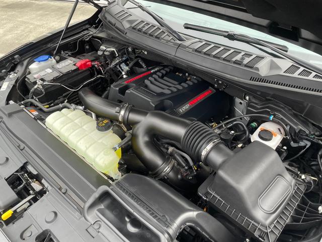 ラプター 802A 450馬力 10速AT 新並 自社輸入 2.5インチリフトアップ パノラマルーフ 3分割トノカバー シートヒータ&クーラー 全周囲カメラ XD811ROCKSTARブラック20インチ BangOlufsenプレミアムオーディオ(20枚目)