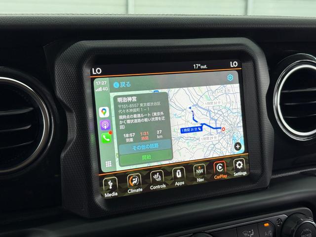 ジープ・ラングラーアンリミテッド ルビコン３９２　Ｖ８　新並　電動サイドステップ　純正可変マフラー　スカイトップ　全国保証付　ＦＯＸアルミダンパー　２インチリフトアップ　アダプティブクルーズコントロール　アップルカープレイ　トレーラートウＰＫＧ　シートヒーター　ステアリングヒーター（16枚目）