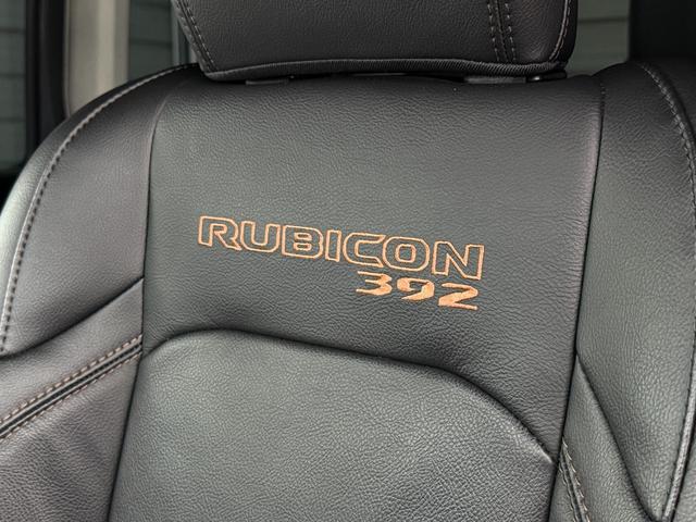 ジープ・ラングラーアンリミテッド ルビコン３９２　Ｖ８　新並　電動サイドステップ　純正可変マフラー　スカイトップ　全国保証付　ＦＯＸアルミダンパー　２インチリフトアップ　アダプティブクルーズコントロール　アップルカープレイ　トレーラートウＰＫＧ　シートヒーター　ステアリングヒーター（46枚目）
