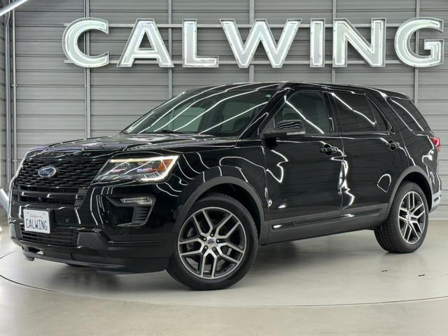 エクスプローラー スポーツ 新並 1オナ セカンドベンチシート 7人乗り 電動サードシート パノラマルーフ 後席専用モニター アップルカープレイ アダプティブクルーズコントロール 専用チューンドサスペンション シートヒーター&クーラー SONY12スピーカー(4枚目)