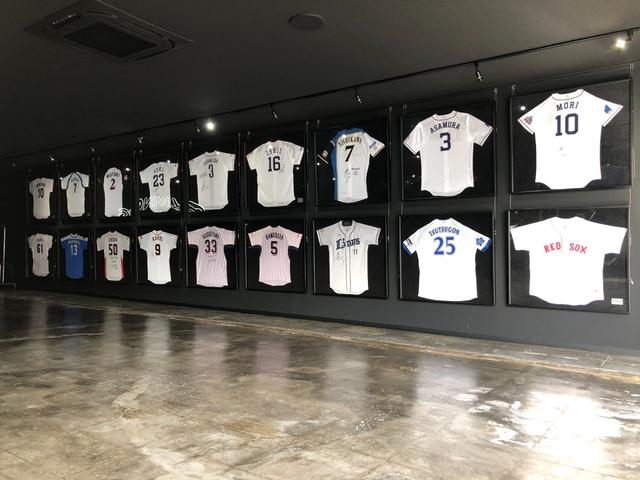 エクスプローラー スポーツ 新並 1オナ セカンドベンチシート 7人乗り 電動サードシート パノラマルーフ 後席専用モニター アップルカープレイ アダプティブクルーズコントロール 専用チューンドサスペンション シートヒーター&クーラー SONY12スピーカー(5枚目)