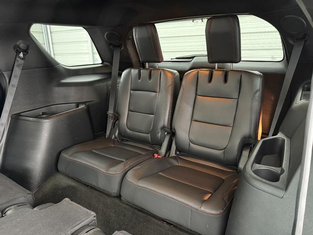 エクスプローラー スポーツ 新並 1オナ セカンドベンチシート 7人乗り 電動サードシート パノラマルーフ 後席専用モニター アップルカープレイ アダプティブクルーズコントロール 専用チューンドサスペンション シートヒーター&クーラー SONY12スピーカー(34枚目)