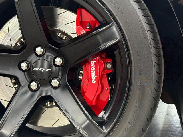 ダッジ・チャージャー ＳＲＴヘルキャット　新並　１オナ　７０７馬力　サンルーフ　ハーマンカードン１９スピーカー　アップルカープレイ　ブレンボブレーキ　ローンチコントロール　シートヒーター＆クーラー　レッドシートベルト　ブラックラグナレザー　ステアリングヒーター（11枚目）