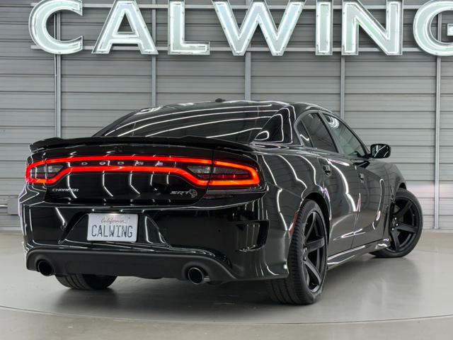 ダッジ・チャージャー ＳＲＴヘルキャット　新並　１オナ　７０７馬力　サンルーフ　ハーマンカードン１９スピーカー　アップルカープレイ　ブレンボブレーキ　ローンチコントロール　シートヒーター＆クーラー　レッドシートベルト　ブラックラグナレザー　ステアリングヒーター（14枚目）