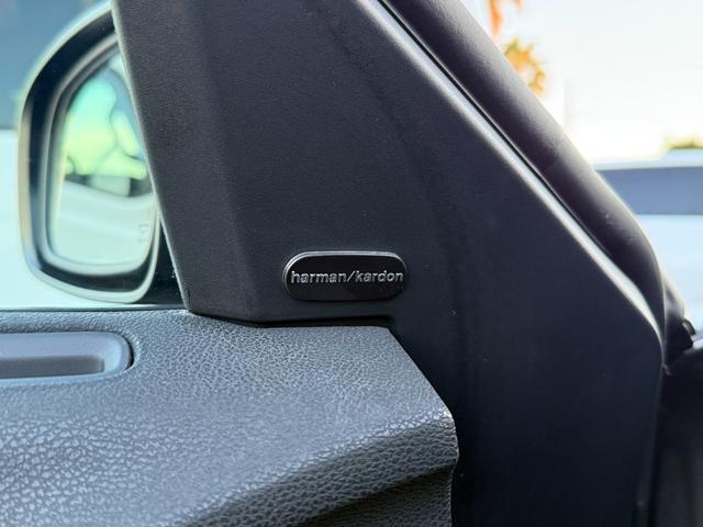 ダッジ・チャージャー ＳＲＴヘルキャット　新並　１オナ　７０７馬力　サンルーフ　ハーマンカードン１９スピーカー　アップルカープレイ　ブレンボブレーキ　ローンチコントロール　シートヒーター＆クーラー　レッドシートベルト　ブラックラグナレザー　ステアリングヒーター（18枚目）